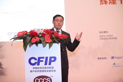 中國信息化推進聯(lián)盟客戶關系管理專業(yè)委員會常務副主任、CCCS 客戶聯(lián)絡中心標準委員會主席、ICMI 國際客戶管理學院（中國區(qū)）總裁呂克勤先生分享呼叫中心在各行業(yè)的較佳實踐及發(fā)展趨勢